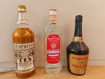collezione bottiglie vintage liquore 