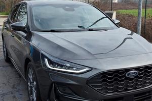 Ford Focus 1.0 MHEV St-Line Manuale