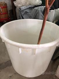 Attrezzatura per produzione di vino