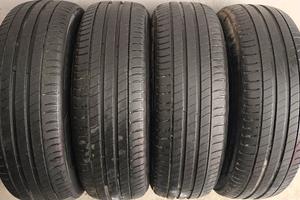 treno Gomme Michelin 215 65 17 99V  estive