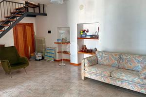 CASA SEMINDIPENDENTE A BRENO