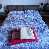 Letto matrimoniale imbottito moderno