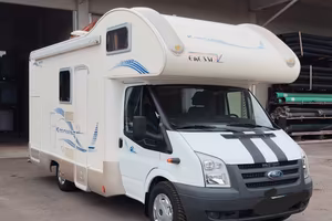 CAMPER FORD RIMOR KATAMARANO 8 anno 2010 