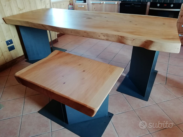 Tavoli in legno massello