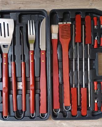 Set 18 PZ Accessori per Barbecue con Valigetta 