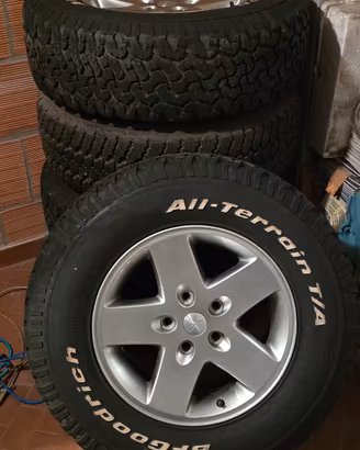 Cerchi e Gomme JEEP WRANGLE JK RUBICON 