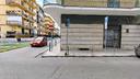 locale-commerciale-con-doppia-vetrina