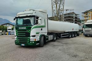 Scania R 410 con PTO e ADR