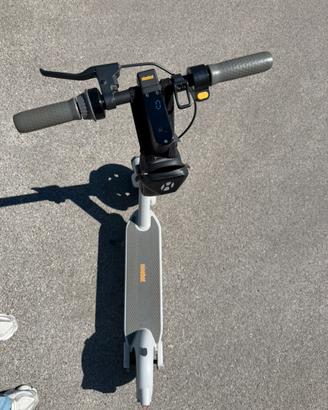 Monopattino elettrico Segway Ninebot G30LE II