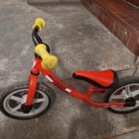 Bici Ferrari senza pedali per bambino/a
