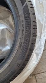 Gomme Bridgestone Blizzak 245/45/17 99 W
