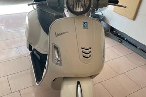 Piaggio Vespa 300 Gts ie