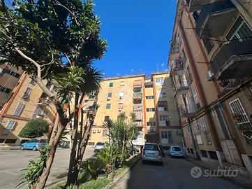 3 LOCALI A NAPOLI