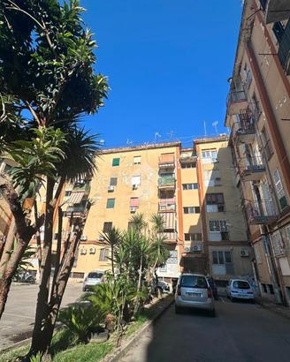 3 LOCALI A NAPOLI