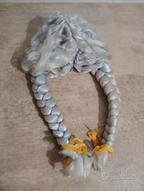 Parrucca bianca argento con doppia treccia