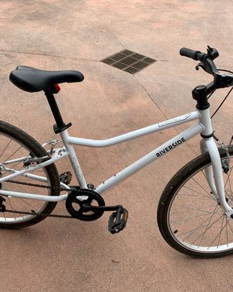 Bicicletta "RIVERSIDE" per ragazza.
