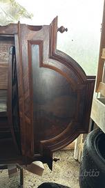 Armadio in stile con anta vetro