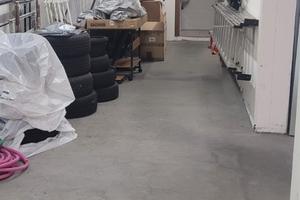 Magazzino con attività