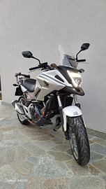 Honda NC750XA 2016 bianca