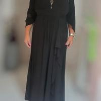 Abito lungo elegante – Nero con dettagli gioiello 