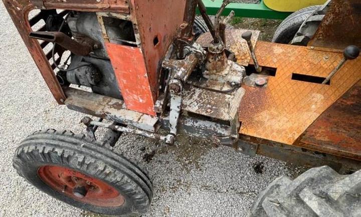 Trattore d'epoca Prandi Scaravelli e ripuntatore