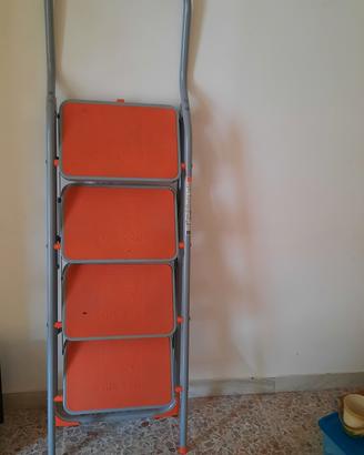 Scaletta 4 gradini in acciaio