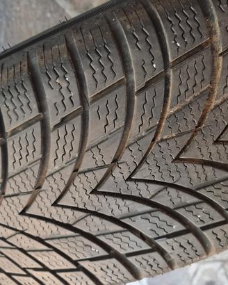 pneumatici invernali 215/55 r18 99v