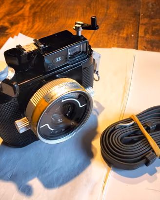 NIKONOS II CON FLASH LAMPADINA