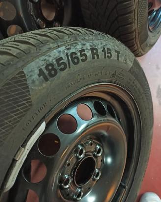 Mercedes Classe A -Treno di gomme su cerchi