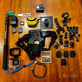 GoPro Hero5 Black con kit accessori e 2 batterie
