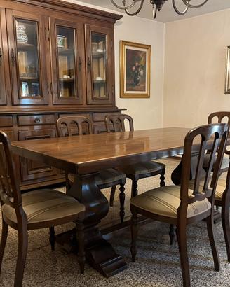 Sala da pranzo in legno massello di noce nazionale