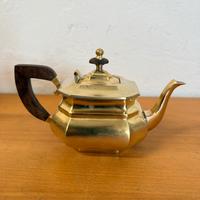 Teiera vintage in ottone
