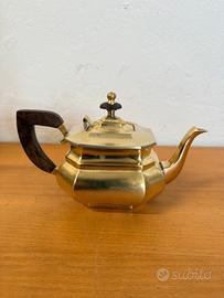 Teiera vintage in ottone