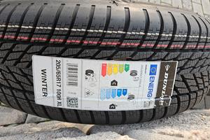 Gomme invernali NUOVE 205/65R17 + cerchi 17 BMW