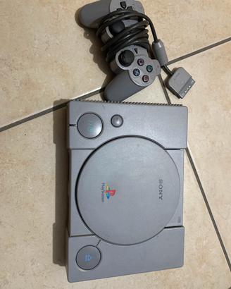 Vengo PlayStation 1 piu controller tutto usato