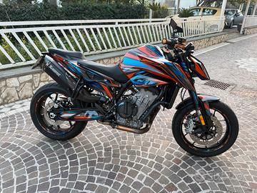 Ktm duke 790 con tech pack