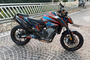 Ktm duke 790 con tech pack