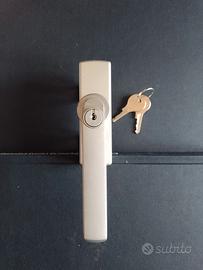 Schuco Maniglia Cremonese con chiave Royal S 