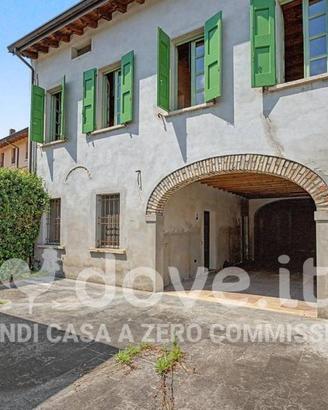 Palazzo / Stabile di 369 m² con più di 5 locali a 