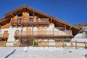 MONOLOCALE CON BOX AUTO STAGIONE INVERNALE