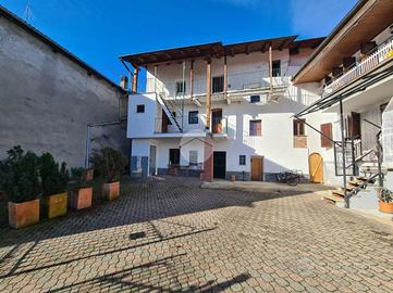 CASA SEMINDIPENDENTE A SAN COLOMBANO BELMONTE
