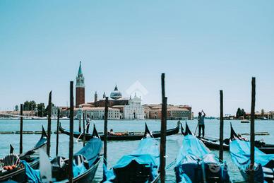 NEGOZIO A VENEZIA