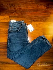 Jeans Bershka Straight con cartellino