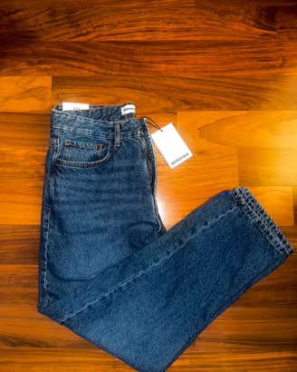 Jeans Bershka Straight con cartellino