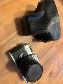 2 fotocamere fujica + 2 obiettivi + flash