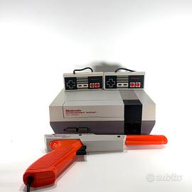 Nintendo Nes con 2 controller pistola zapper cavi