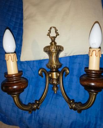 2 Lampadari uno a 4 luci 1 a due luci