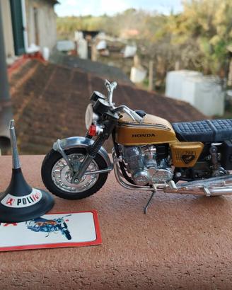 Modellino Politoys MS 100 Honda 750 Four 1:15