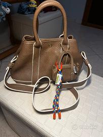 Borsa a mano con tracolla