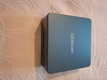 mini PC con monitor 24"